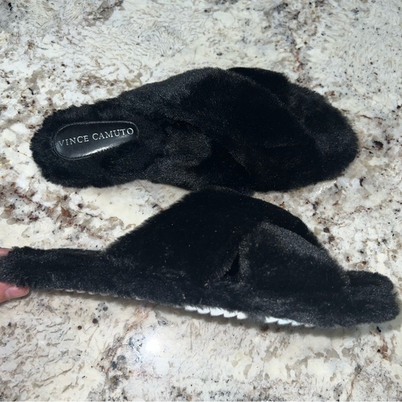 Vince Camuto Kortendie Black Faux Fur Slip On Slide Slippers Size 9M - Picture 3 of 12